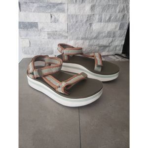 Teva sandals size 8 olive flatform universal mesh print